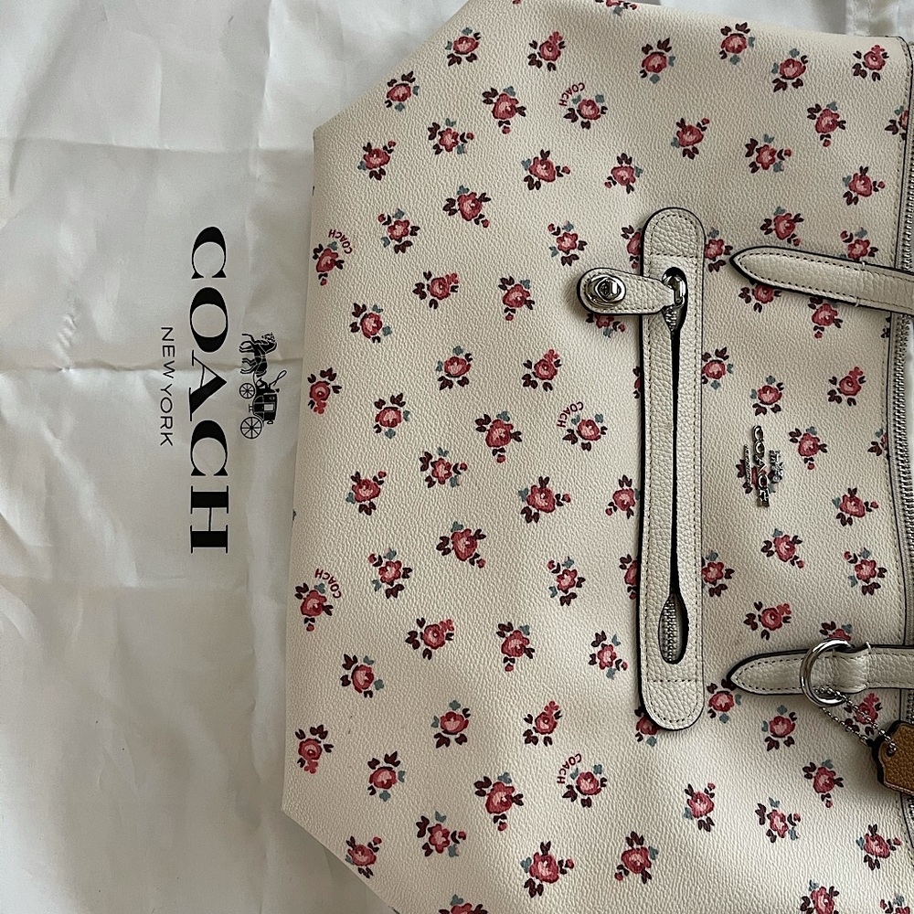 Coach Bag! Cream & Floral Tote.